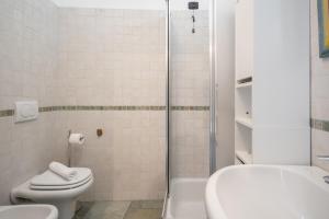 Il Glicine sul Lago - Wisteria on the lake