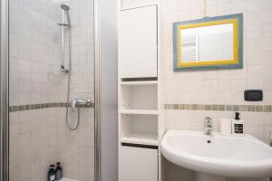 Il Glicine sul Lago - Wisteria on the lake