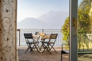 Il Glicine sul Lago - Wisteria on the lake - 德尔维奥