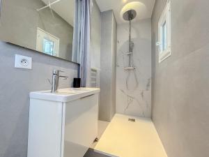 Appartement 3 chambres avec terrasse et Parking à Fréjus