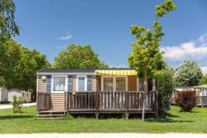 Campings Camping Chateau de Galaure : photos des chambres