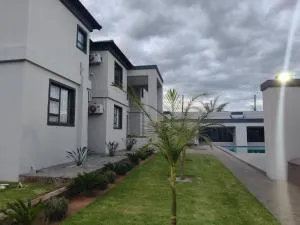 Sagwadi Hotel - Dwarsloop