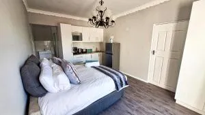 Annebella's - Riverside