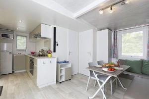 Campings Camping Chateau de Galaure : photos des chambres