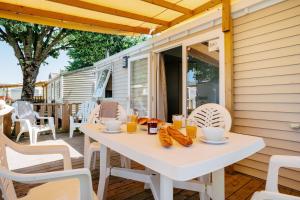 Campings Camping Chateau de Galaure : photos des chambres