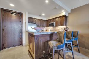 One Bedroom Grand Suite- Grand Solmar Lands End