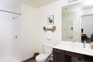 Brewery District EL22 - Just 3 Blocks to Fiserv with Gym and Parking