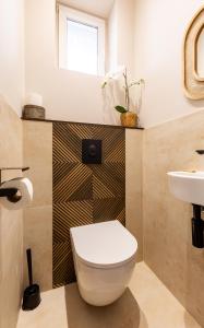 Nowy Port Deluxe Apartment by BookingHost