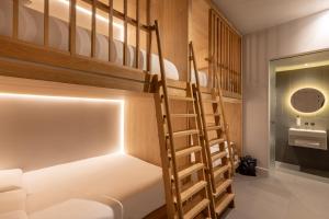 Cocoon 8 room in Zedwell Piccadilly