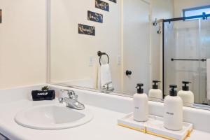 Sunlit Sandscape Villa Private Sauna Heated Pool Hot Tub Hosted By Relaxtay