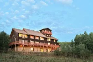 Awe Inspiring Mountain Lodge hot tub for large groups - Jefferson