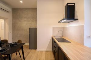 St Peter & Vatican Luxury Suites - Boutique Suites in Rome Centre & Vatican - AC, Wifi & Metro 5 min