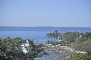 Casa Caracol - Tropical Garden with Pool, Palapa & Sunset Views