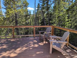 Brand New Build 4 BR Secluded Unbelievable Views