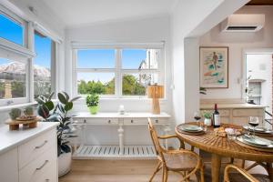 Charming Retreat in Exclusive Glebe Estate