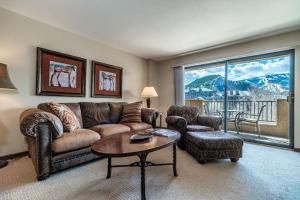 Spacious Seasons Vacation Home Steps To Lift