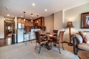 Spacious Seasons Vacation Home Steps To Lift