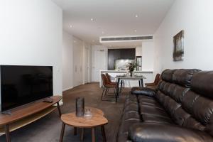 Sky Pool 2 Bedroom Next to Crown in Prima Tower