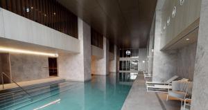 Luxury Ritz 2B2B with Pool Gym Sauna