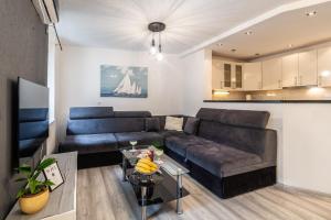 Spacious family apartment by the sea