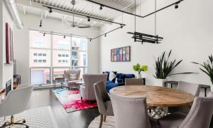 Luxurious Willits Loft Getaway