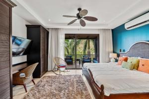 Spacious 4 Bedroom Condo Pool