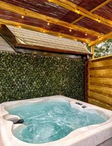 Danu 1A -Hot Tub-Perth-Pet Friendly-Luxury-Romantic - Luncarty