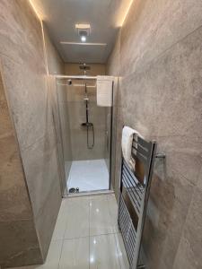 Giants Causeway-1bd Ap - Gold Short Term Stays