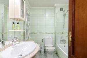 Estudio moderno con parking by CABANA Rentals