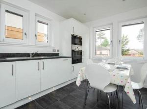 2 Bedroom Hedgefield Apartment 41-Free Parking