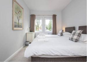 2 Bedroom Hedgefield Apartment 41-Free Parking