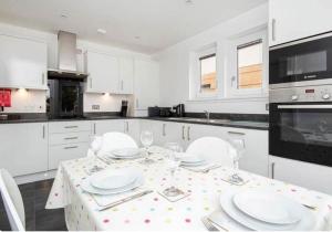 Mercury Holiday Homes - 2 Bedroom Hedgefield Apartment 41-Free Parking
