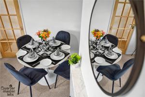 2 Bedroom Bungalow with Parking that Sleeps 6