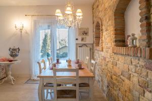 GuestHost - Romantic Apt in Green near Bellagio