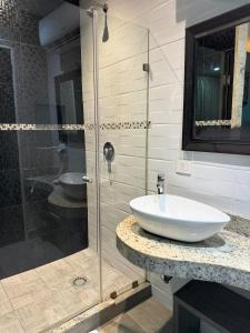 Illusion Xpress I Attraction Hotel Deluxe