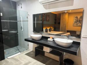 Illusion Xpress I Attraction Hotel Deluxe