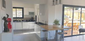 Villas VILLA MODERNE PISCINE JACUZZi : photos des chambres