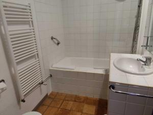 Hotels Le Mas des Laurels : photos des chambres