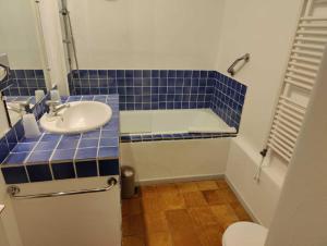 Hotels Le Mas des Laurels : Chambre Triple Confort