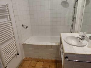 Hotels Le Mas des Laurels : photos des chambres