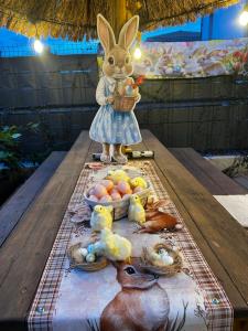 Maisons d'hotes Les Chambres de Paulette a Theme LA JUNGLE ROOM : photos des chambres