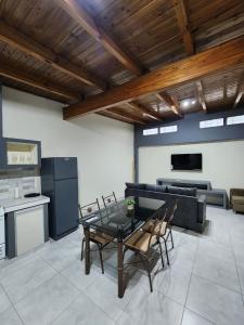 Departamento centro Maipú Mza, sobre ruta del vino, equipado para 4 personas