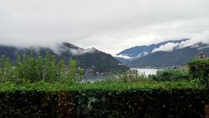 Lugano lake paradise with SUP 5ppl