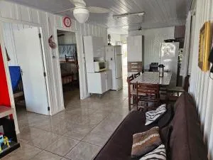 Chalet beach house with pool and wifi - Balneário Praia do Leste