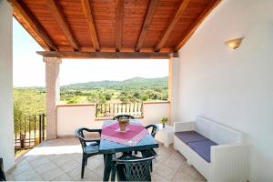 ISA-Residence with swimming pool near Budoni