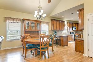 Walk to Beach Bayfront Gilchrist Getaway!