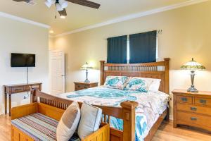 Walk to Beach Bayfront Gilchrist Getaway!