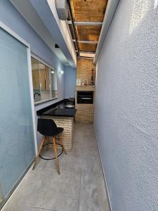 Casa Grande com Churrasqueira e Vaga para 2 carros