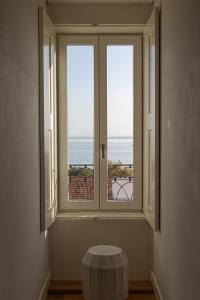 Deluxe One-Bedroom Apartment with River View room in Almaria - Da Corte Apartments | Chiado
