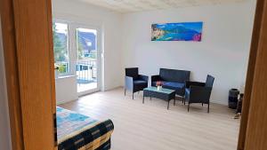 Beautiful 3 Room big Apartment with kitchen and Balcony